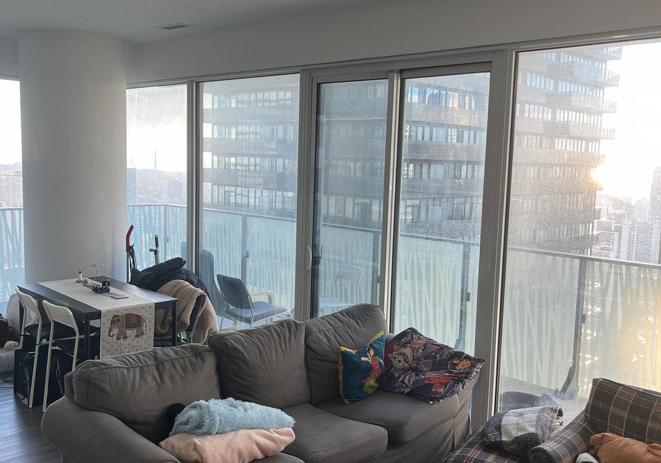 42-charles-street-e-toronto-ontario-c12738306