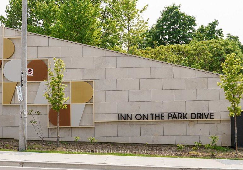 10-inn-on-the-park-drive-north-york-ontario-c12738368