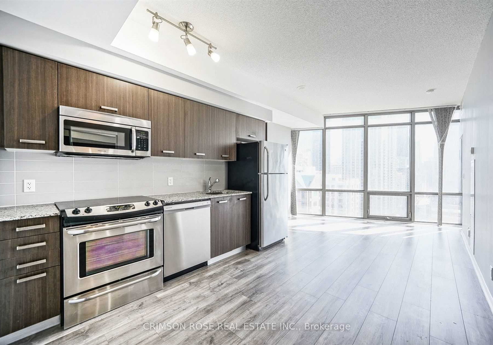 832-bay-street-toronto-ontario-c12738456