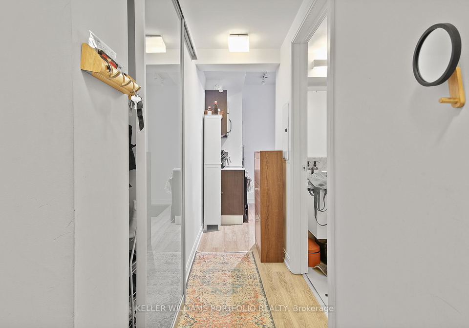 42-charles-street-e-toronto-ontario-c12738686