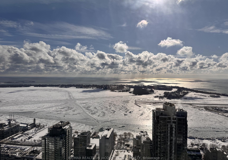 1-concord-cityplace-way-toronto-ontario-c12738752