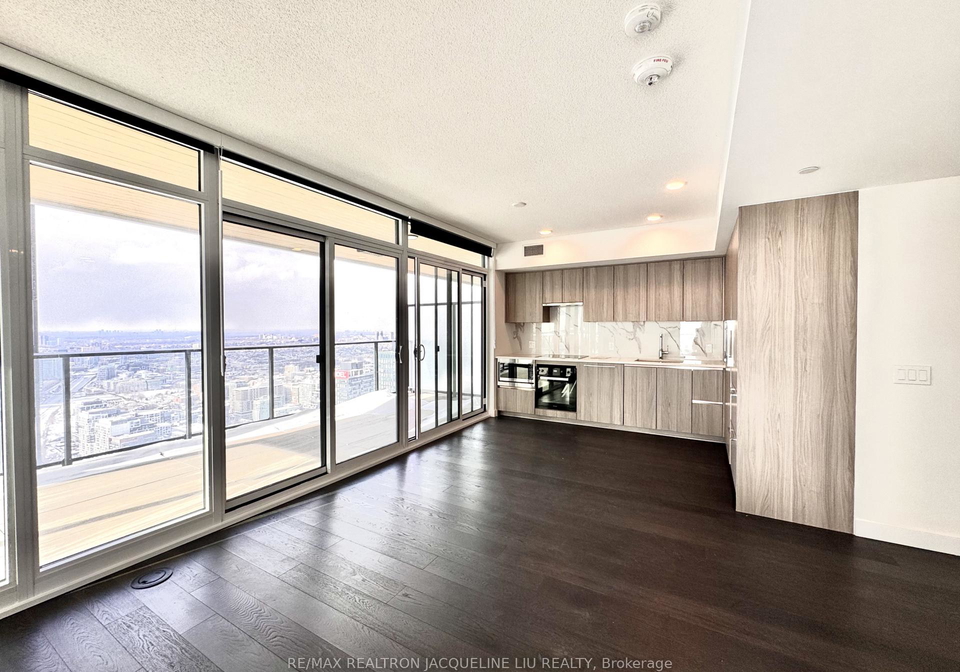 1-concord-cityplace-way-toronto-ontario-c12738752