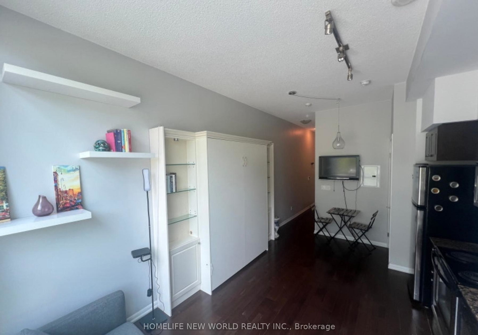 209-fort-york-boulevard-toronto-ontario-c12739008