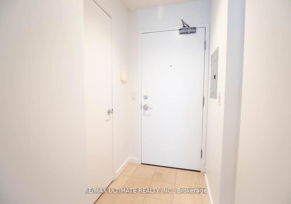 208-queens-quay-w-toronto-ontario-c12739022