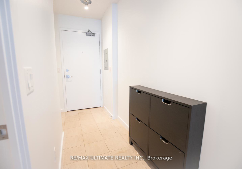 208-queens-quay-w-toronto-ontario-c12739022