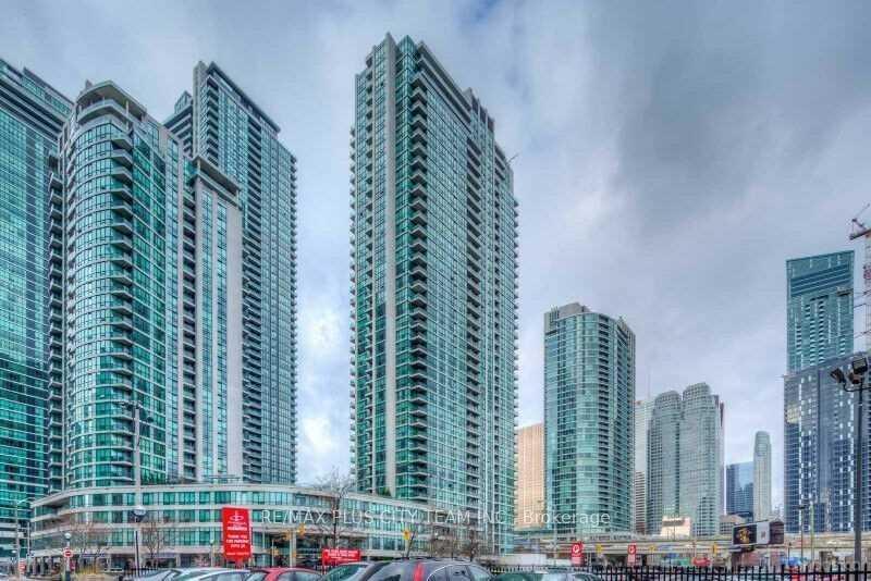 16-yonge-street-toronto-ontario-c12739720