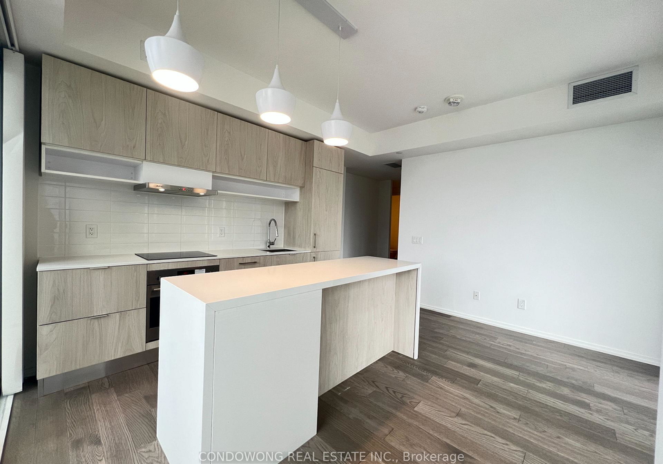 5-soudan-avenue-toronto-ontario-c12740838