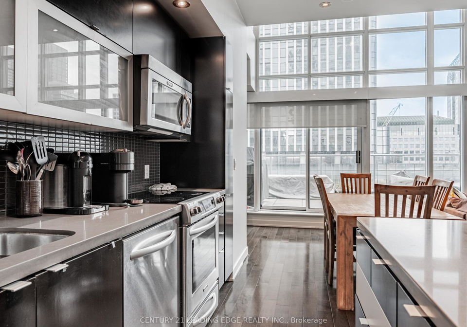 21-nelson-street-toronto-ontario-c12740848