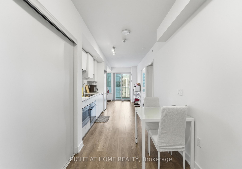 99-broadway-avenue-toronto-ontario-c12741288