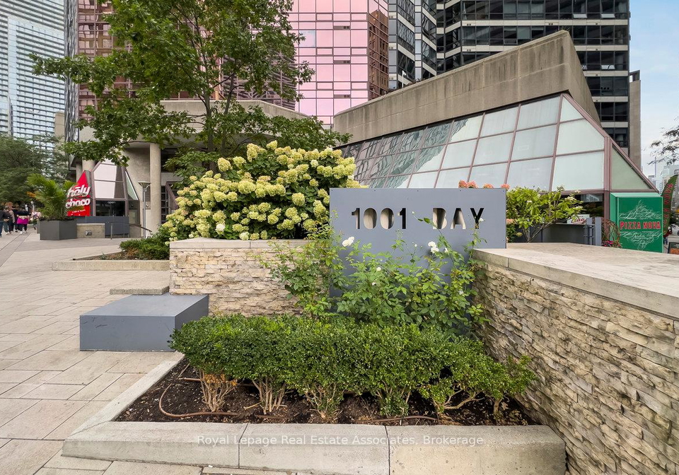 1001-bay-street-toronto-ontario-c12741480