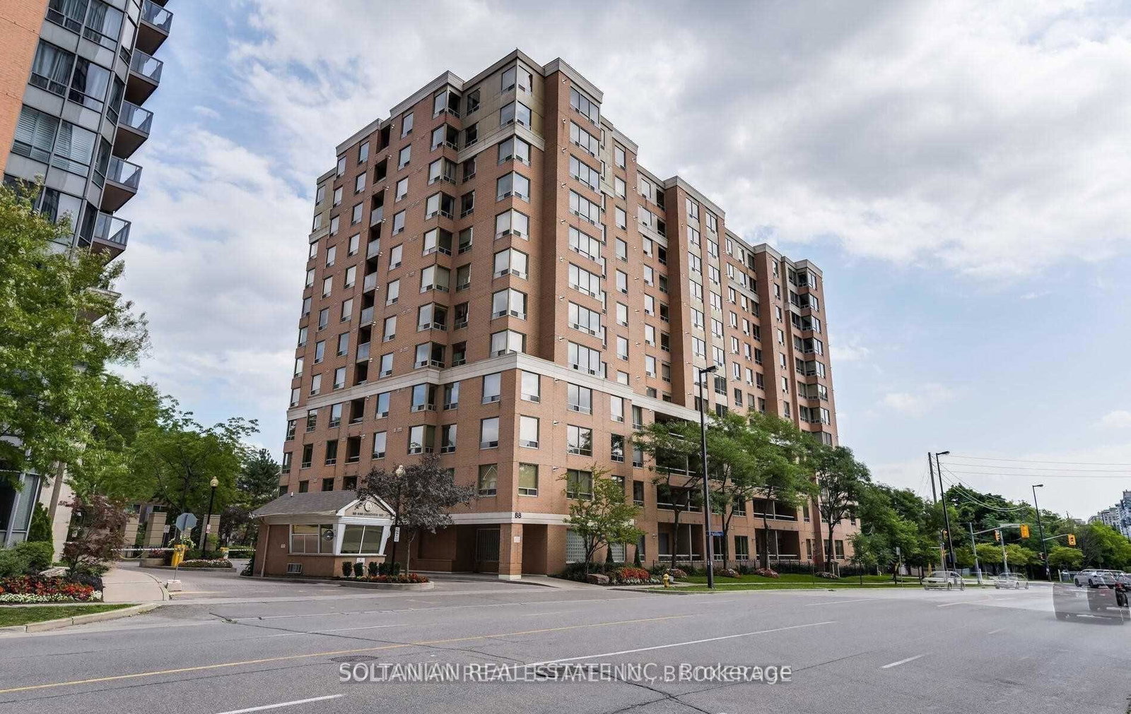 88-grandveiw-way-north-york-ontario-c12741870