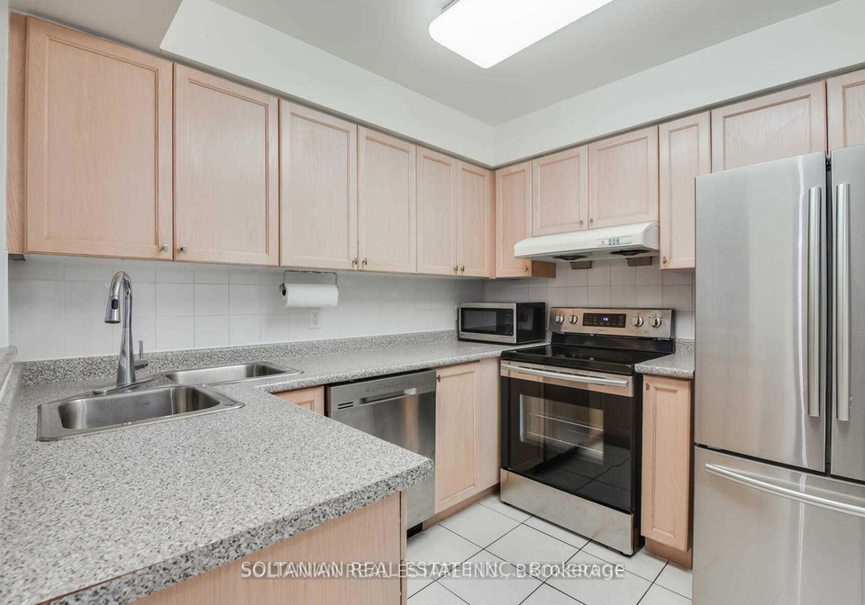 88-grandveiw-way-north-york-ontario-c12741870