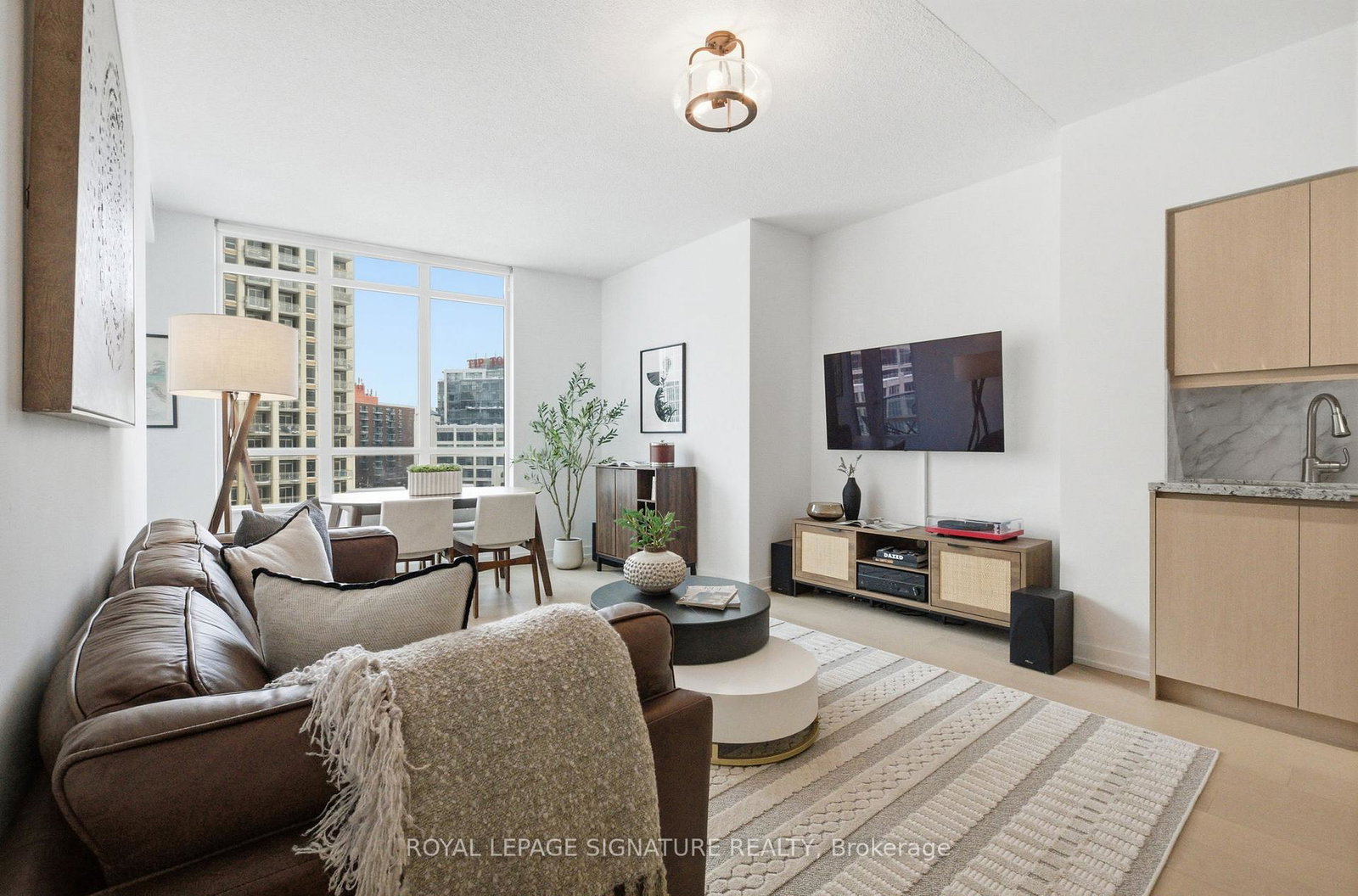 215-fort-york-boulevard-toronto-ontario-c12742062