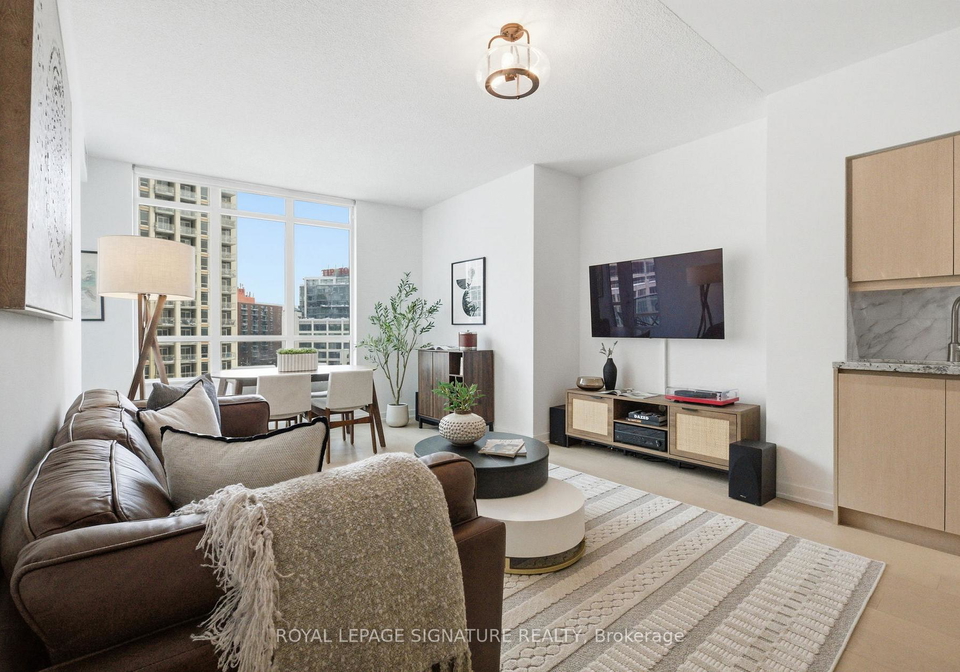 215-fort-york-boulevard-toronto-ontario-c12742062