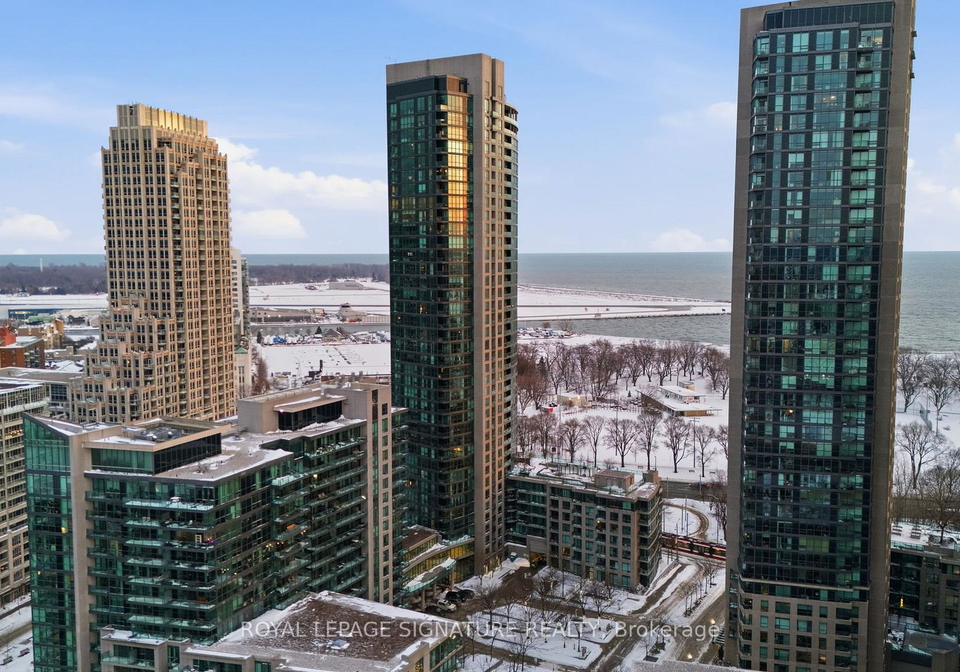 215-fort-york-boulevard-toronto-ontario-c12742062