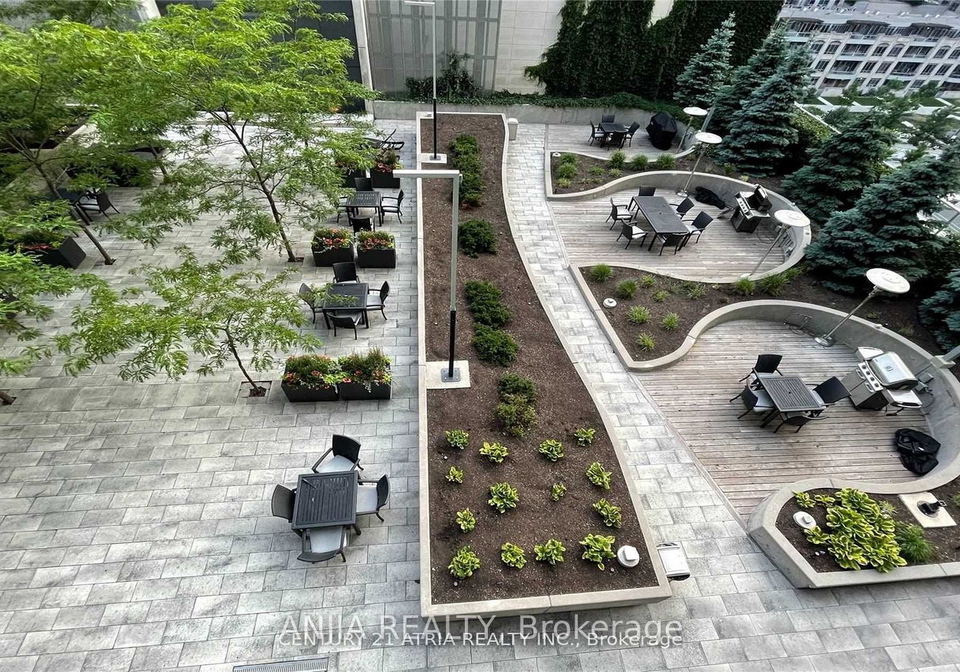 386-yonge-street-toronto-ontario-c12742480
