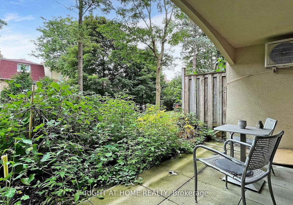 25-pebble-byway-north-york-ontario-c12742504