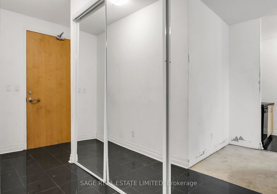 70-alexander-street-toronto-ontario-c12742604