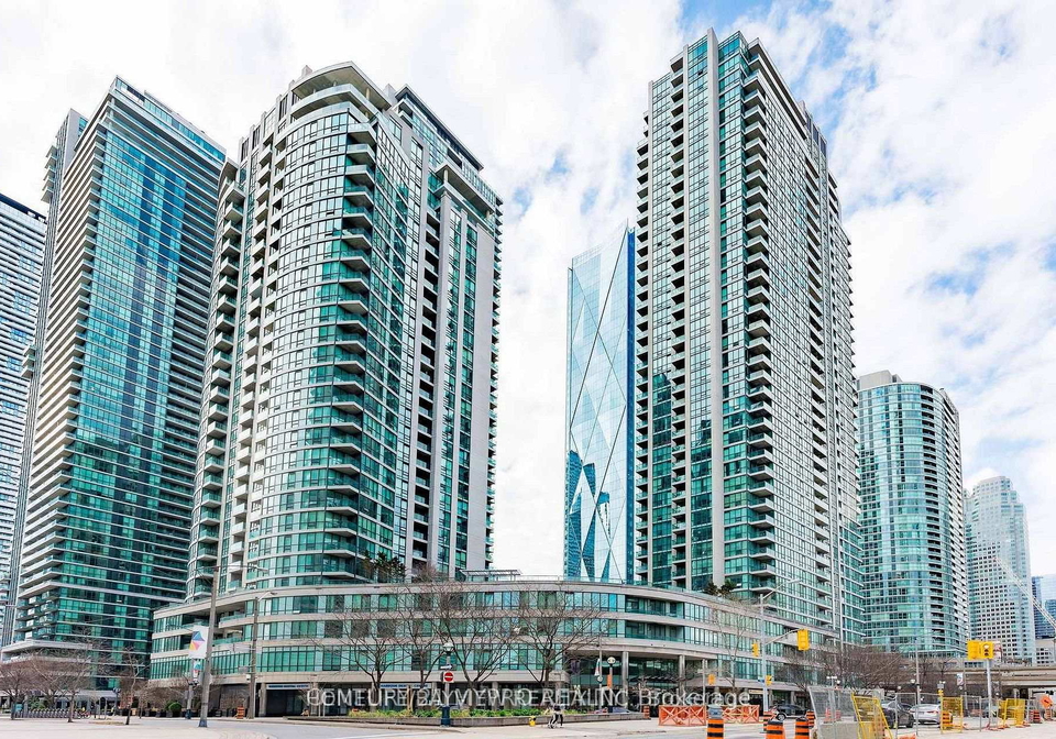 16-yonge-street-toronto-ontario-c12742802