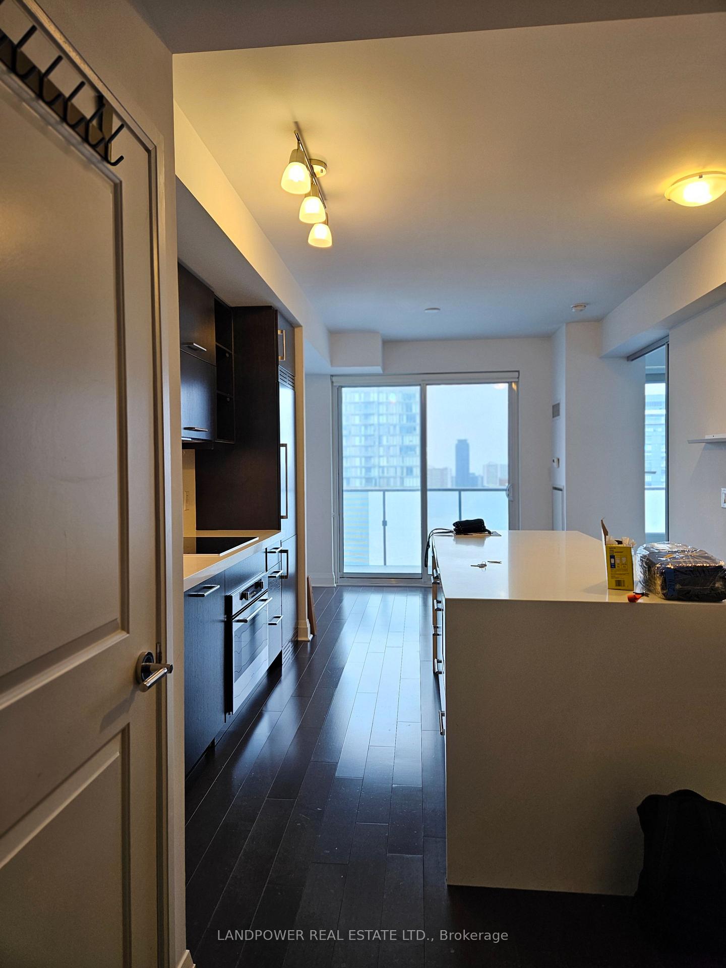1080-bay-street-toronto-ontario-c12743040