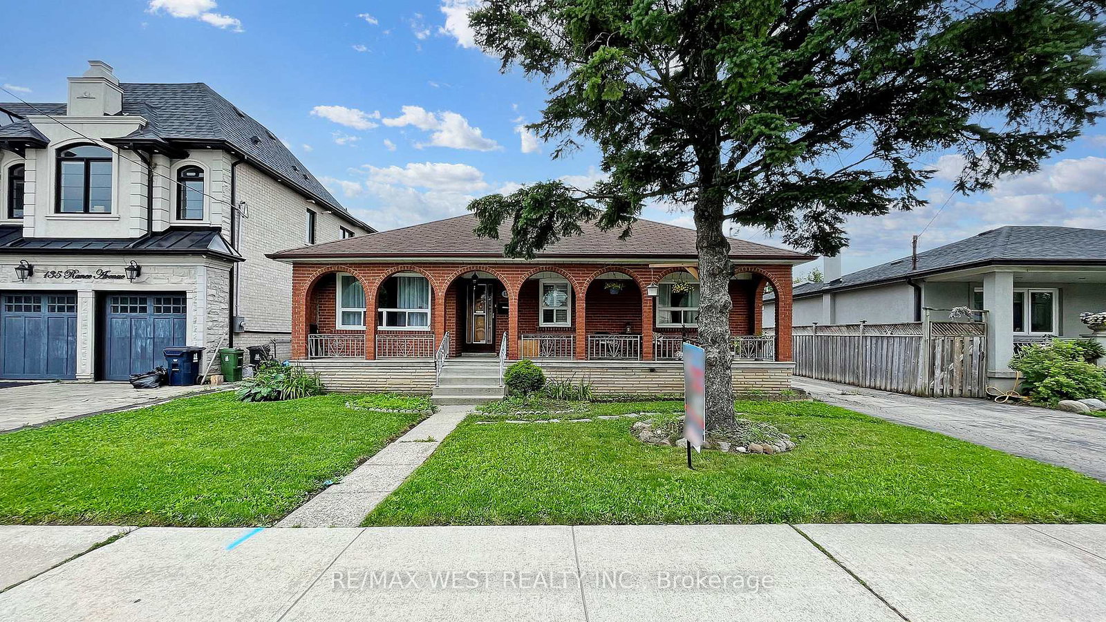 139-ranee-avenue-toronto-ontario-c12743158