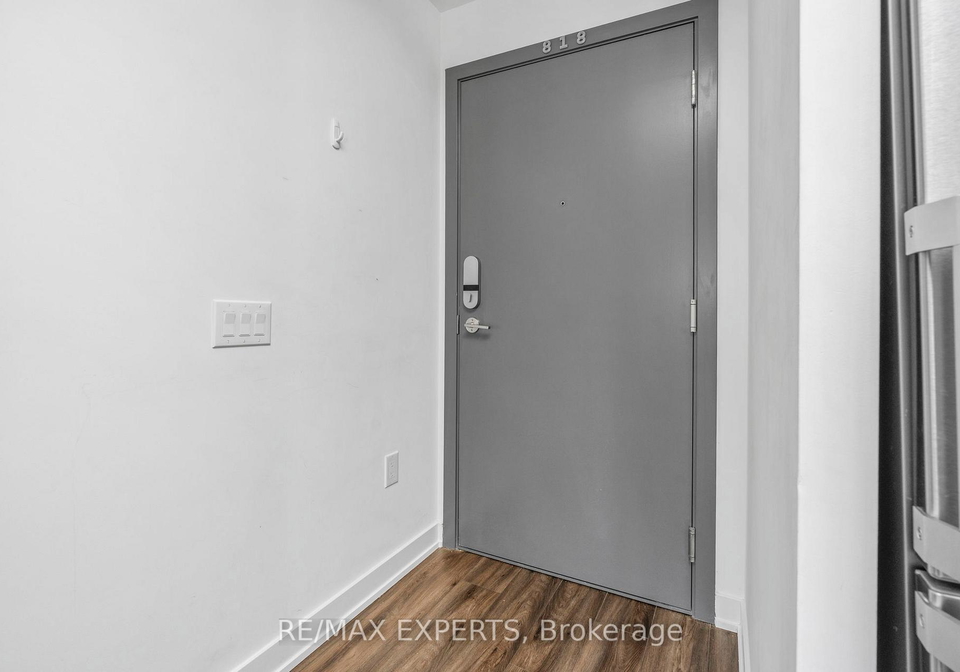 9-tecumseth-street-e-toronto-ontario-c12743230