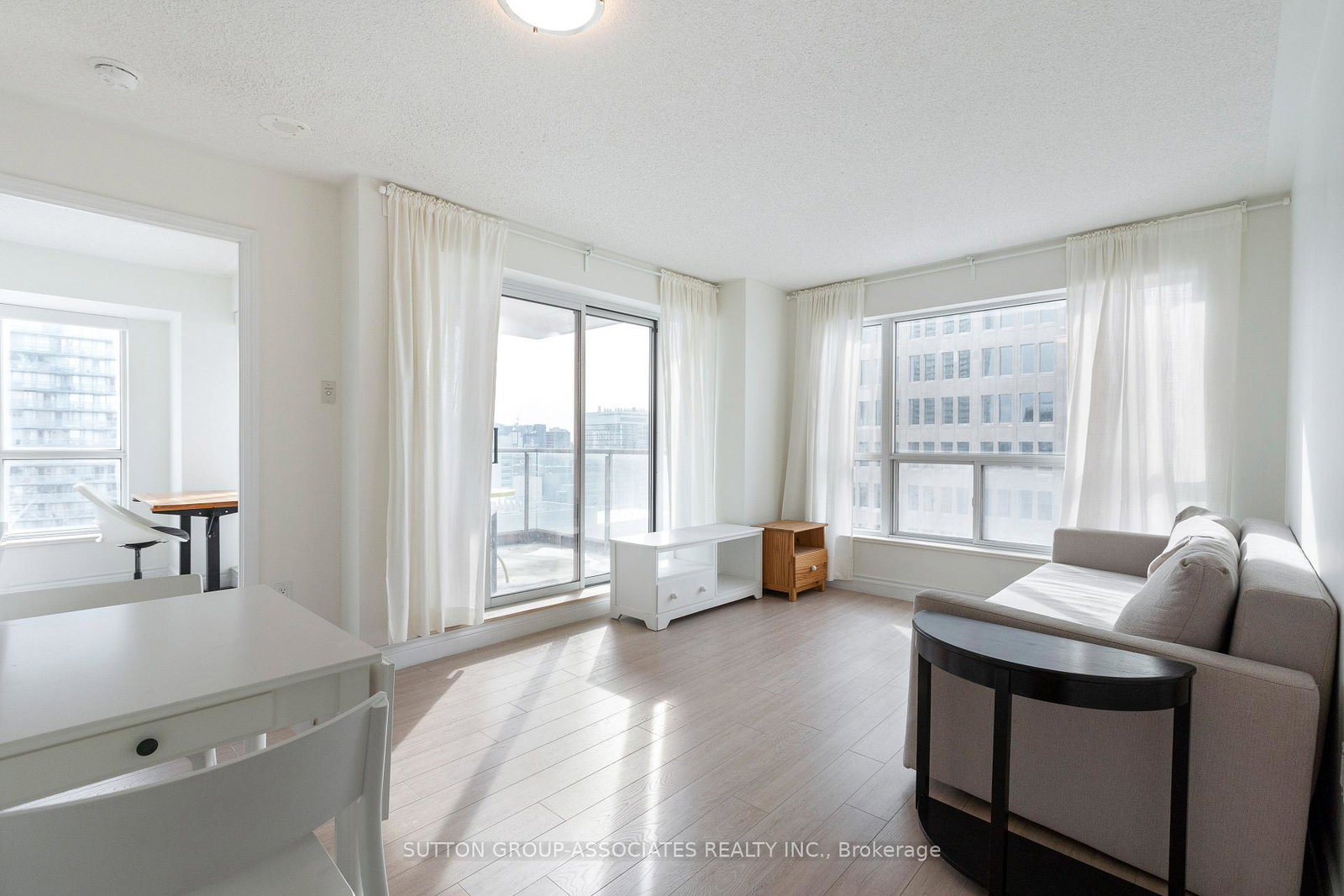 909-bay-street-toronto-ontario-c12743266