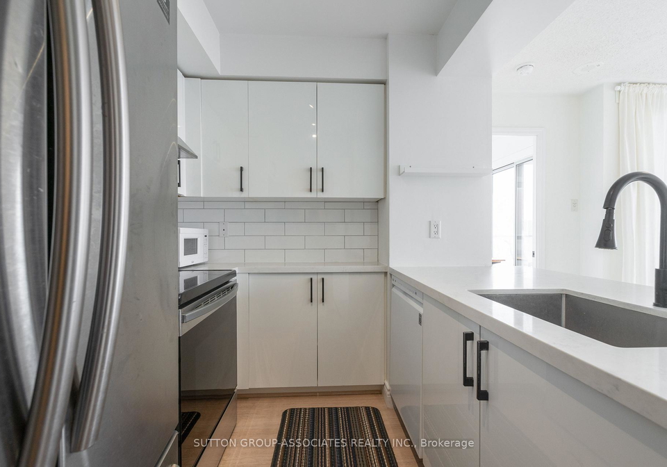 909-bay-street-toronto-ontario-c12743266