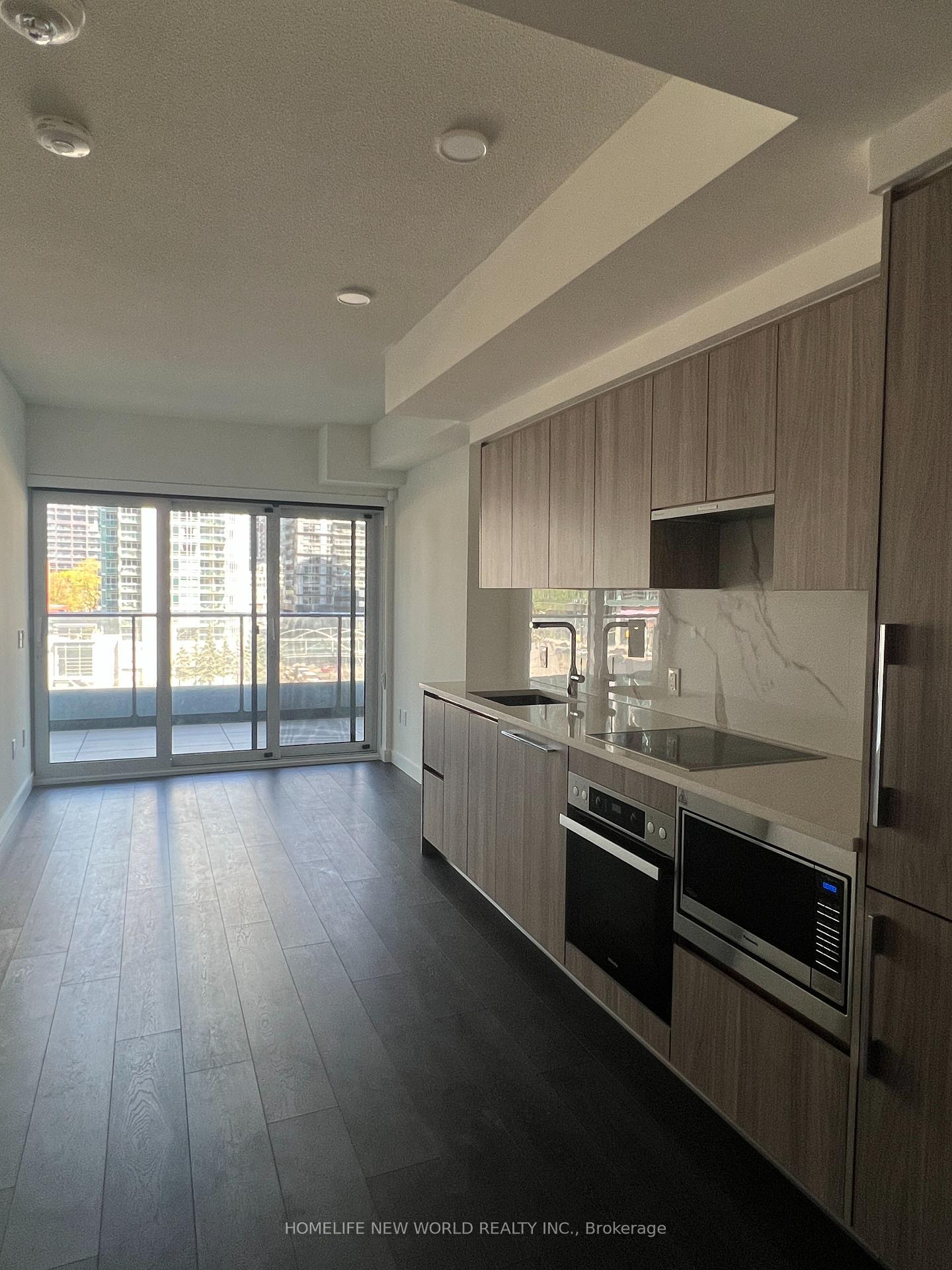 1-concord-cityplace-way-toronto-ontario-c12743518