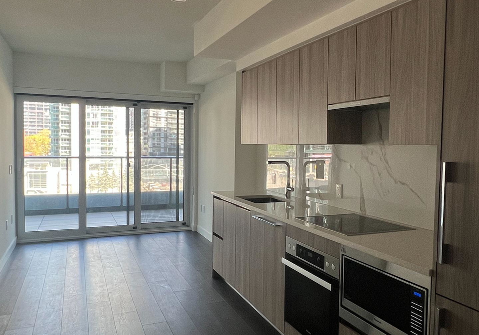 1-concord-cityplace-way-toronto-ontario-c12743518