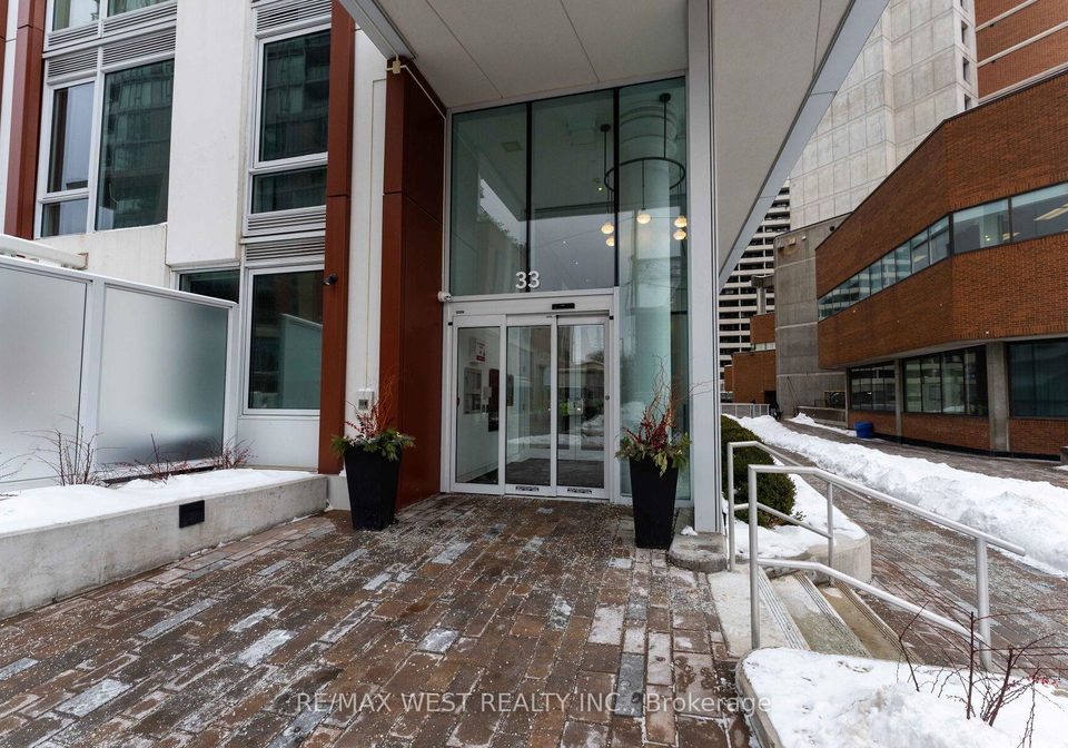 33-helendale-avenue-toronto-ontario-c12743688