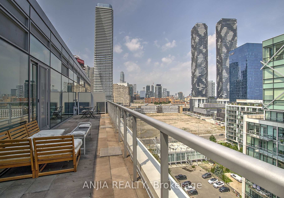 29-queens-quay-e-toronto-ontario-c12743794