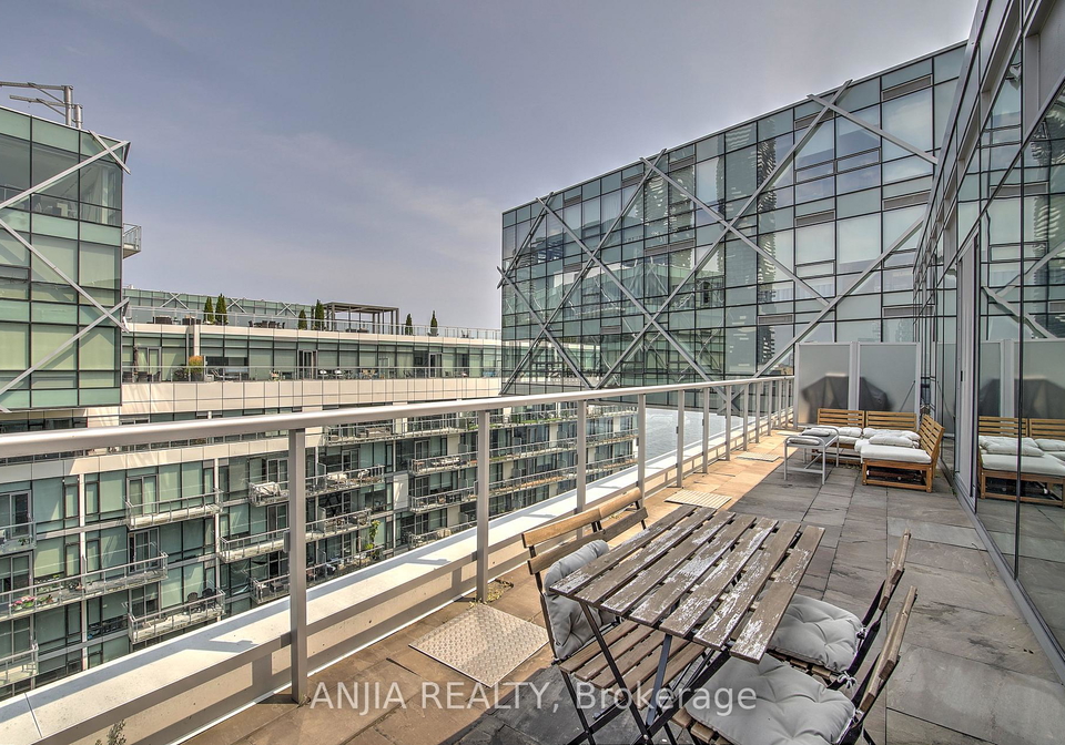 29-queens-quay-e-toronto-ontario-c12743794