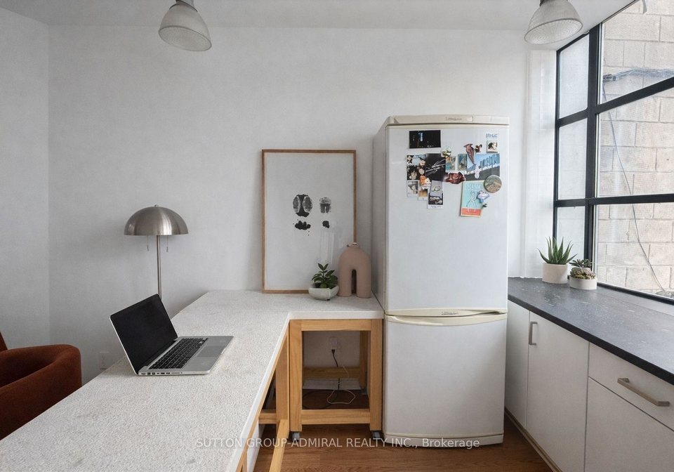 1024-queen-street-w-toronto-ontario-c12744084
