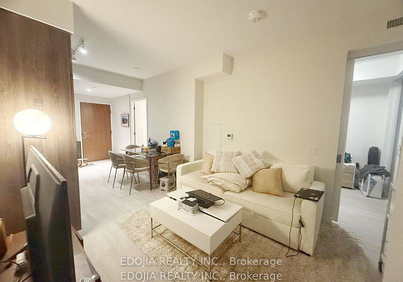 15-queens-quay-e-toronto-ontario-c12744598