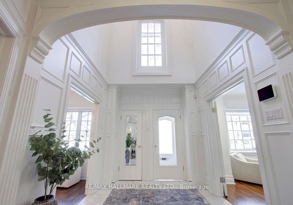 19-whitney-avenue-toronto-ontario-c12744652