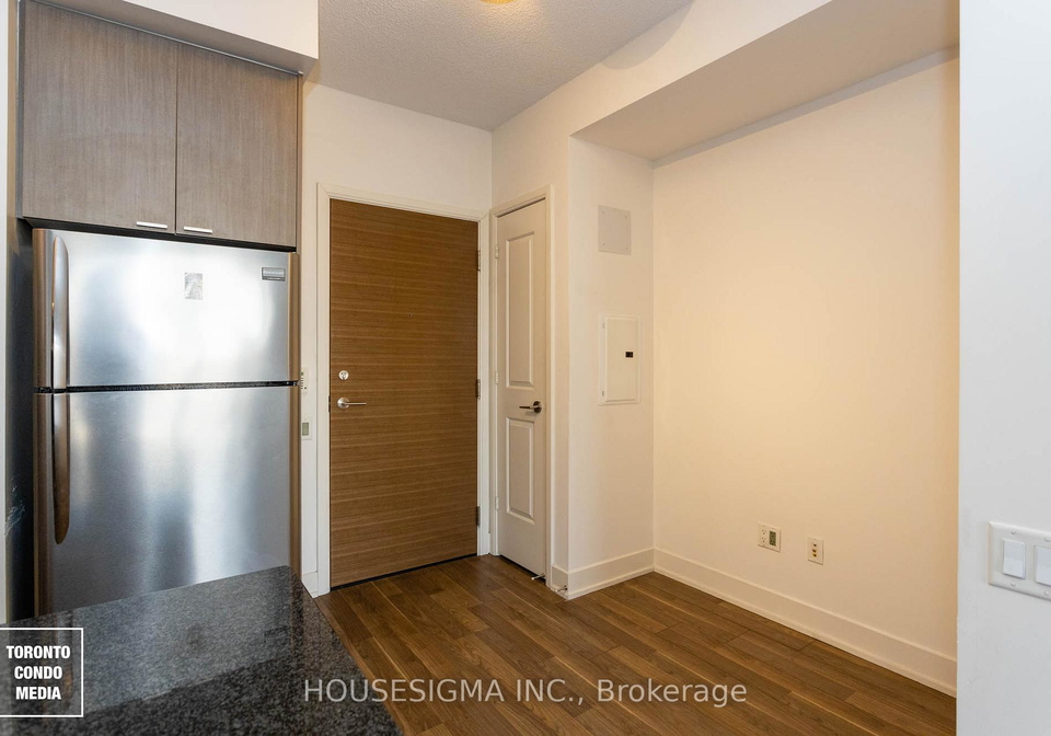 23-sheppard-avenue-e-north-york-ontario-c12744774
