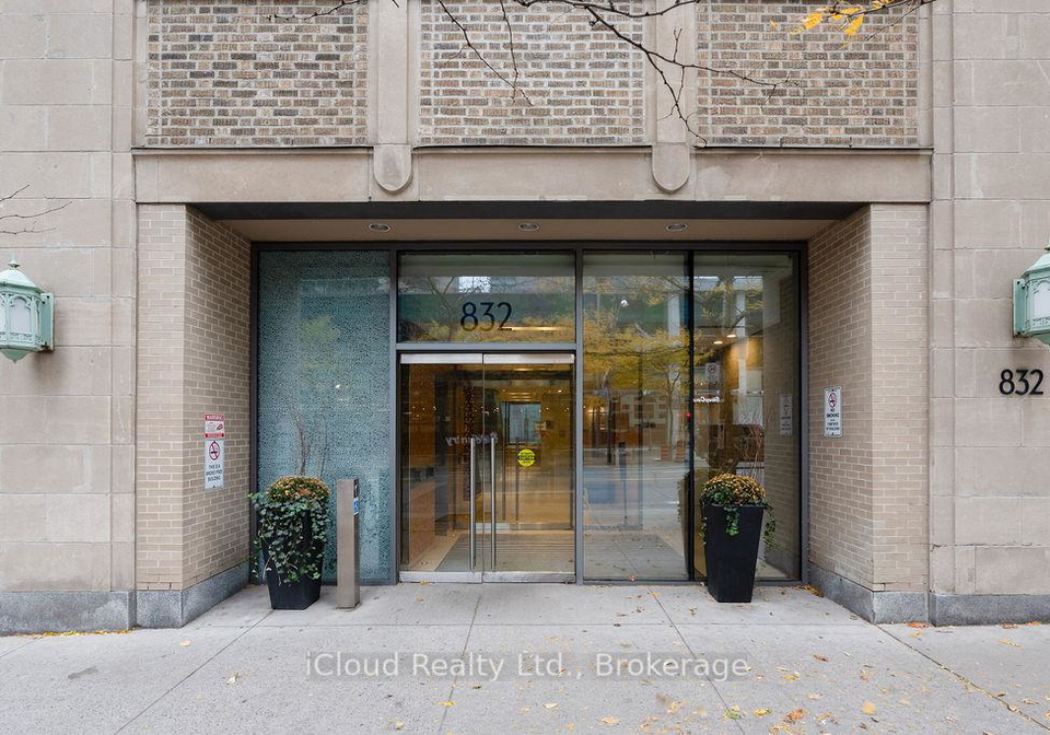 832-bay-street-toronto-ontario-c12744934
