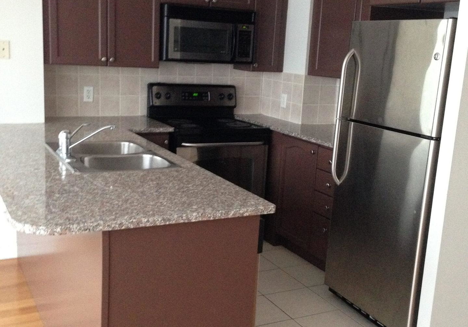 30-grand-trunk-crescent-toronto-ontario-c12744990