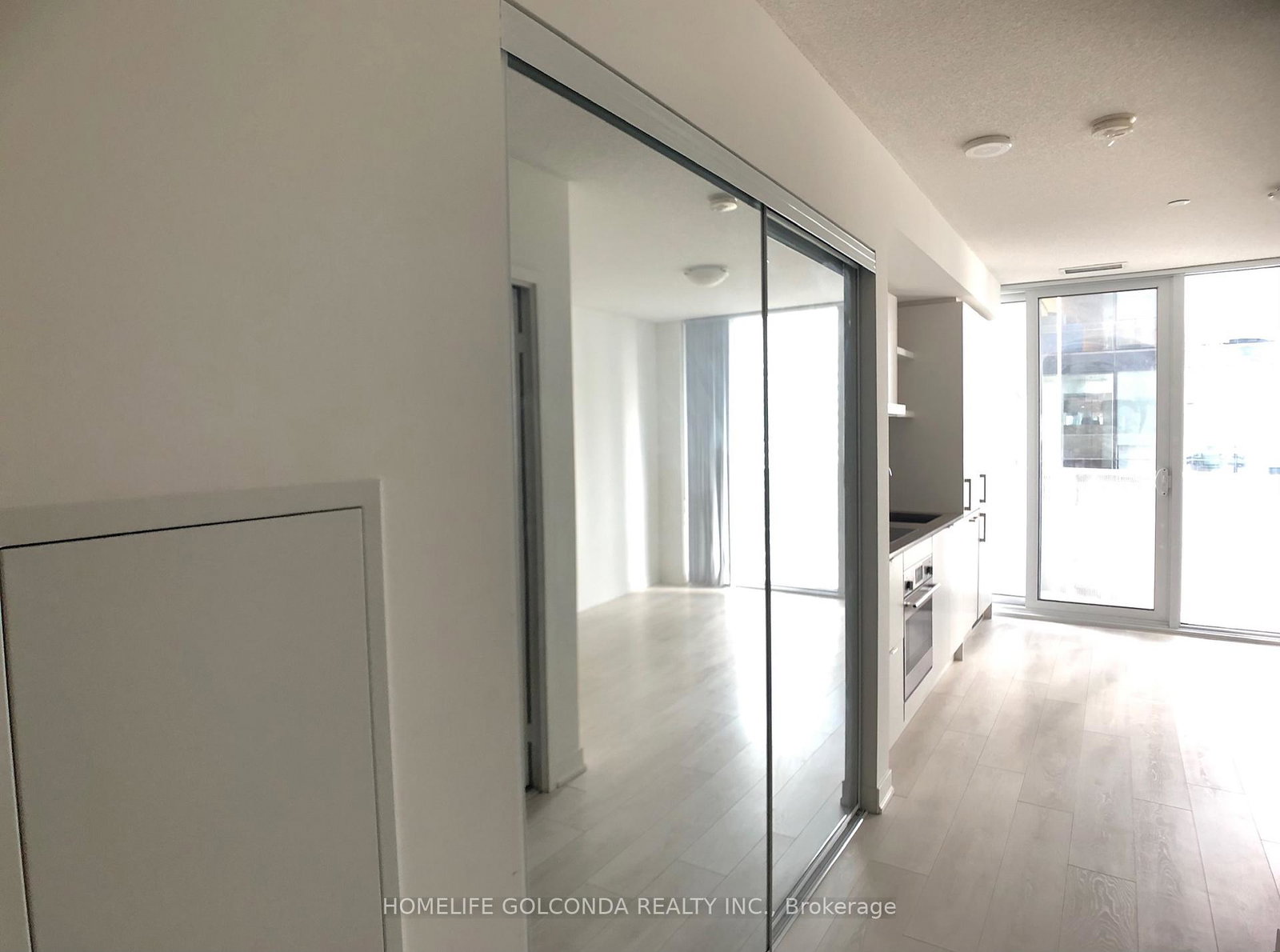 100-harbour-street-toronto-ontario-c12745160