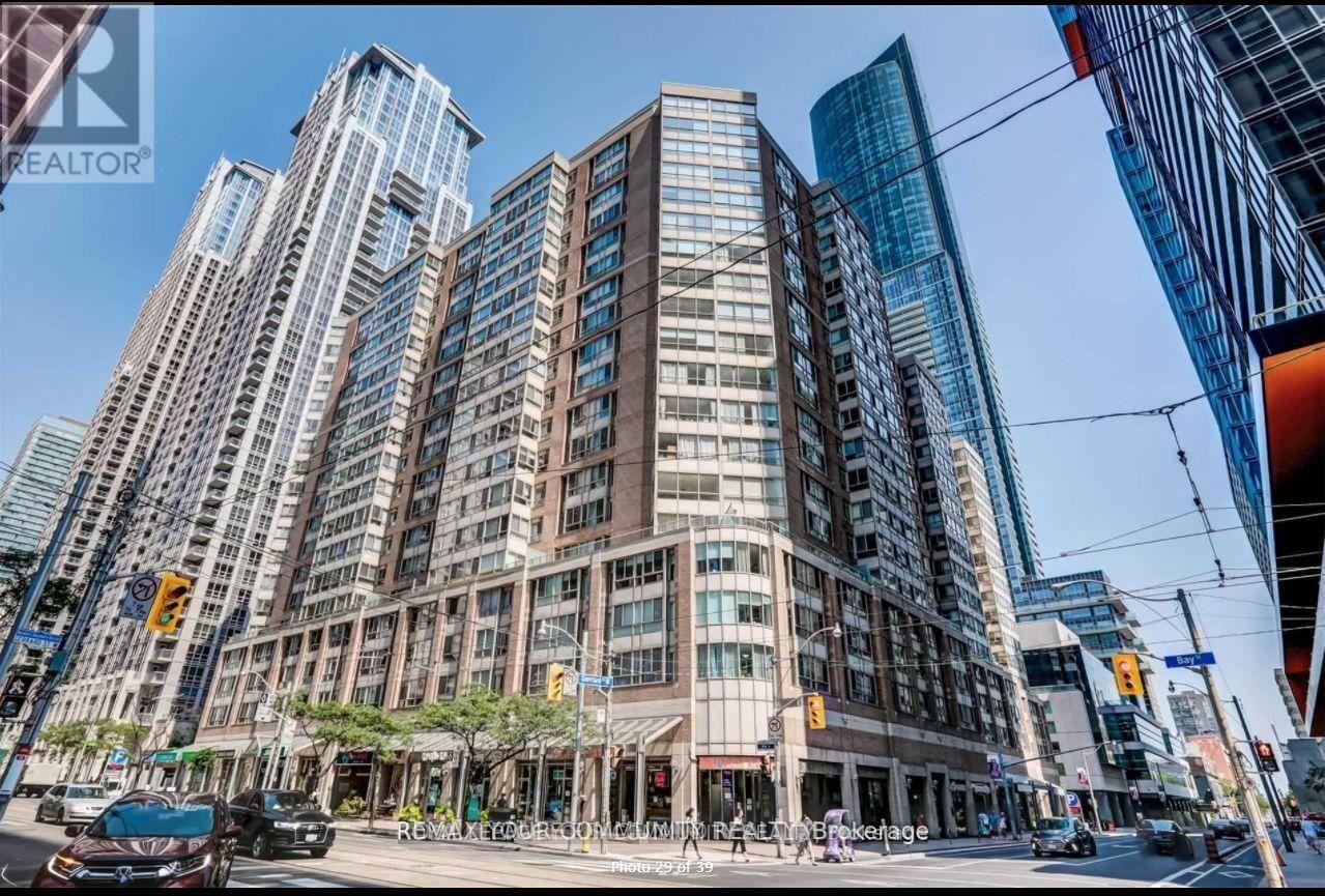 717-bay-street-toronto-ontario-c12745286