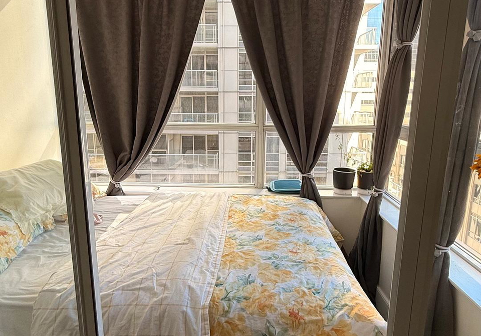 717-bay-street-toronto-ontario-c12745286