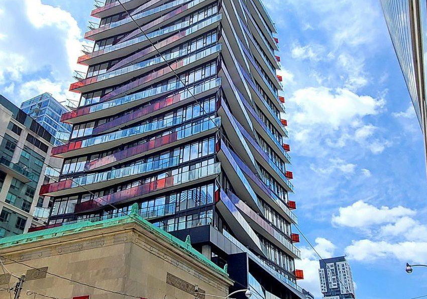 215-queen-street-w-toronto-ontario-c12745500