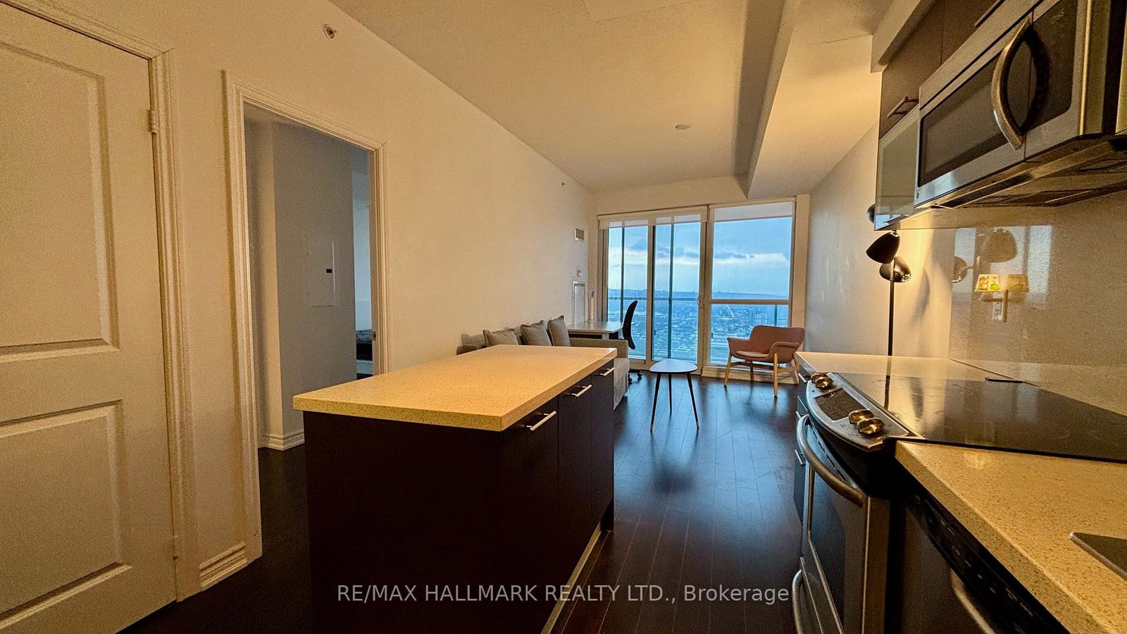 386-yonge-street-toronto-ontario-c12745524