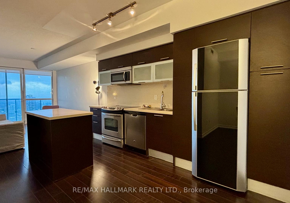 386-yonge-street-toronto-ontario-c12745524