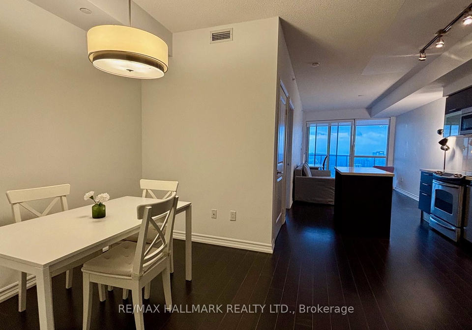 386-yonge-street-toronto-ontario-c12745524