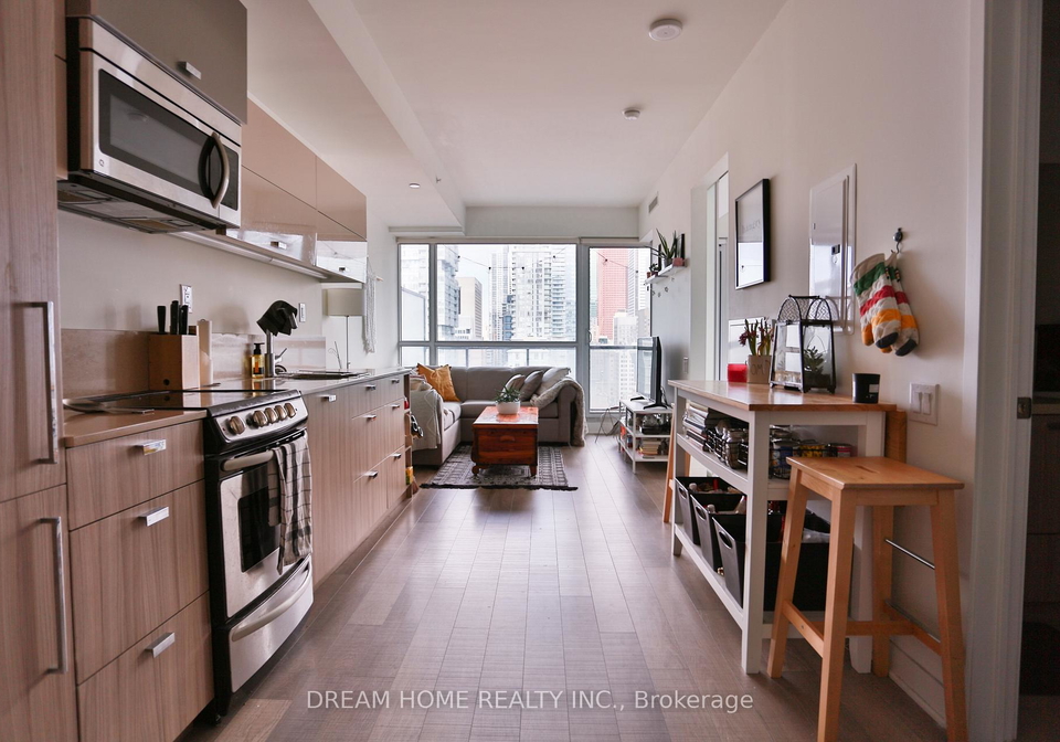 290-adelaide-street-w-toronto-ontario-c12745676