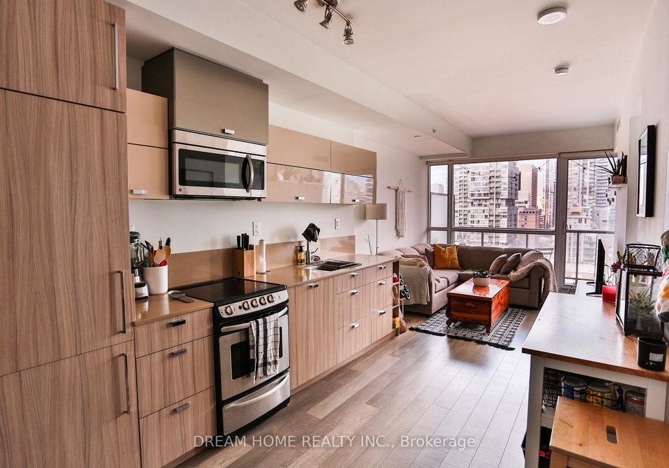 290-adelaide-street-w-toronto-ontario-c12745676