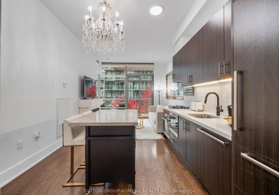 39-queens-quay-e-toronto-ontario-c12745682
