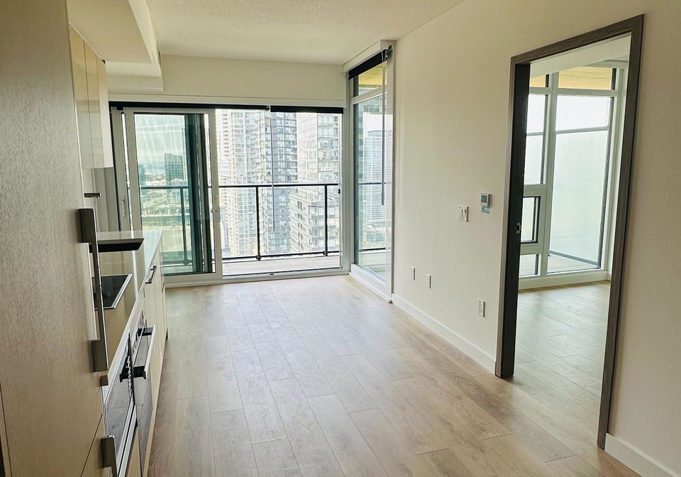 3-concord-cityplace-way-toronto-ontario-c12745710